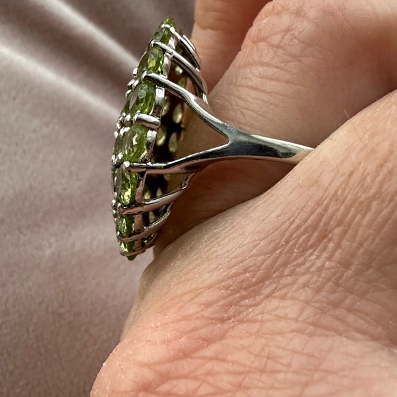 Beautiful Peridot Cluster Sterling Silver Cocktail Ring, Natural Gemstones - Picture 3 of 11
